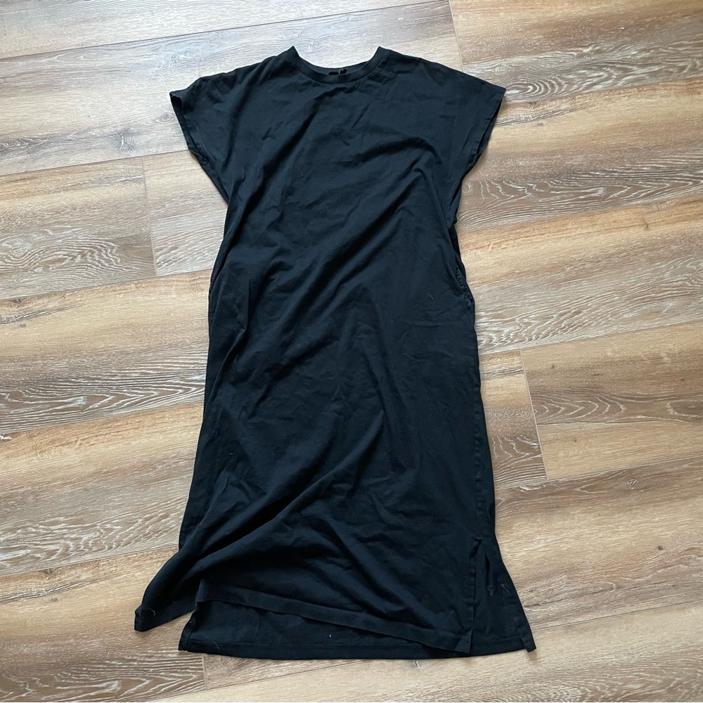 medium uniqlo black with pockets midi dress